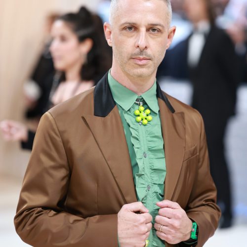 Jeremy Strong pode viver Mark Zuckerberg em “A Rede Social 2”