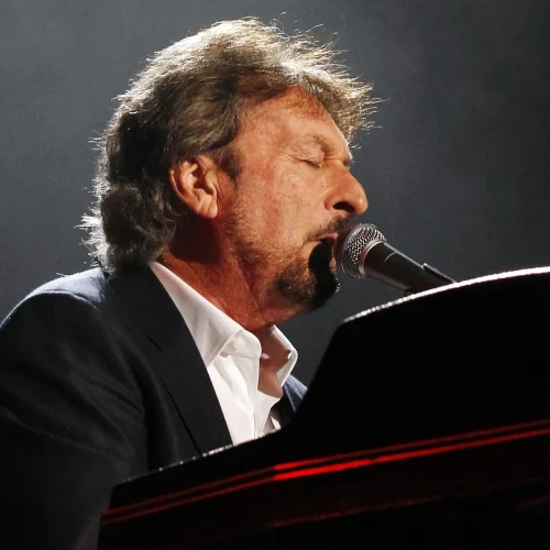 Rick Davies, fundador do Supertramp, morre aos 81 anos